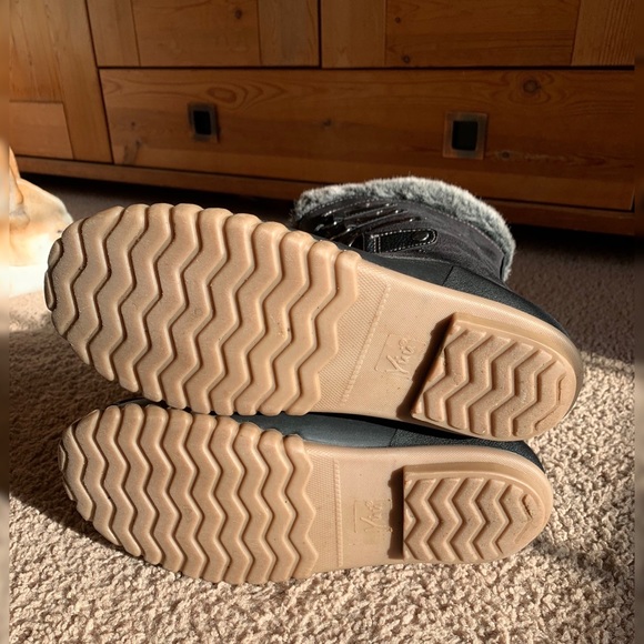 Women’s Boots - Picture 6 of 9